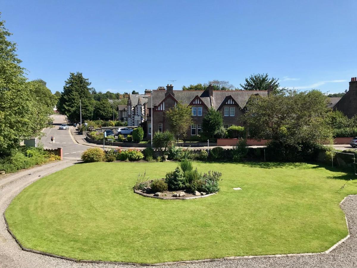 Lairds Lodge Inverness Bagian luar foto